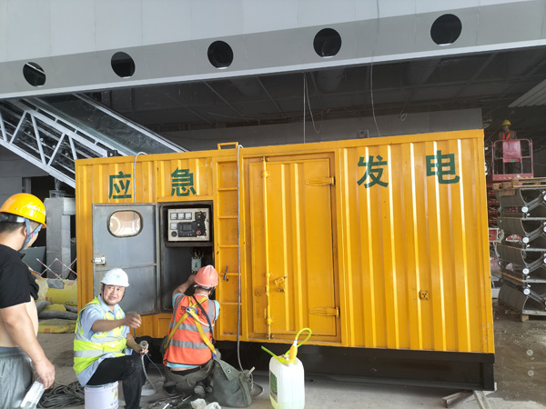 洞口怎样判断空气滤清器是否需要更换？